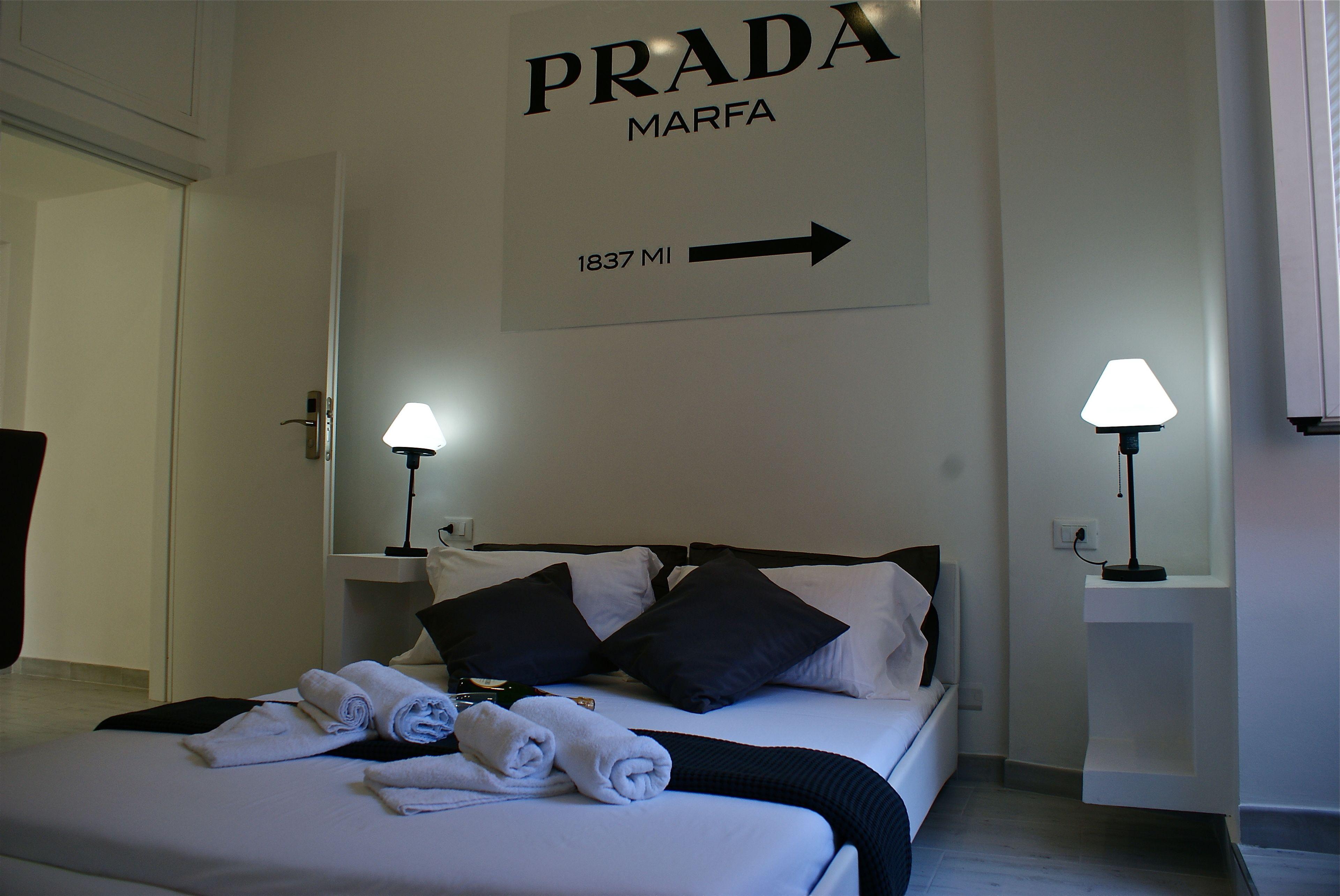 Empire Suites — Foto 1